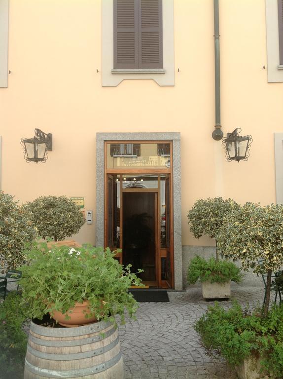 Antica Trattoria Dell'Uva Hotel Monza Exterior photo