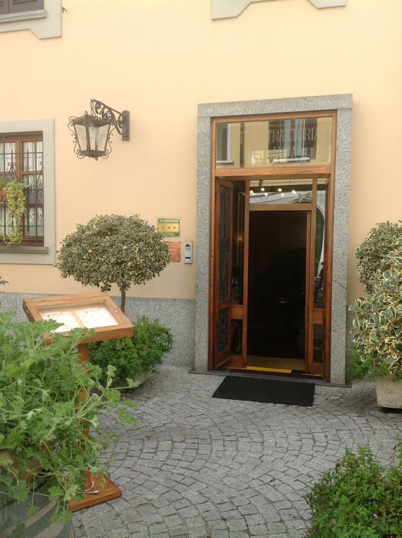 Antica Trattoria Dell'Uva Hotel Monza Exterior photo